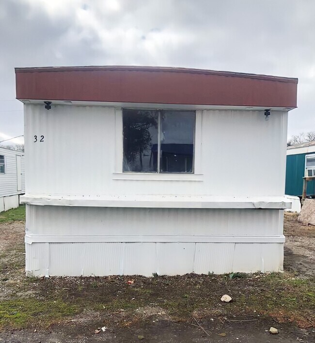 Building Photo - 32 Mahoning Ave