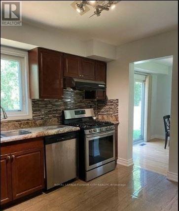 Building Photo - 960 Sawgrass Crescent