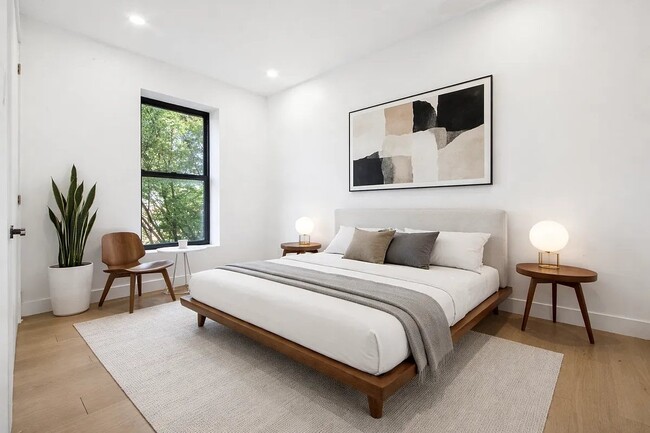 Building Photo - 704 Eighth Avenue