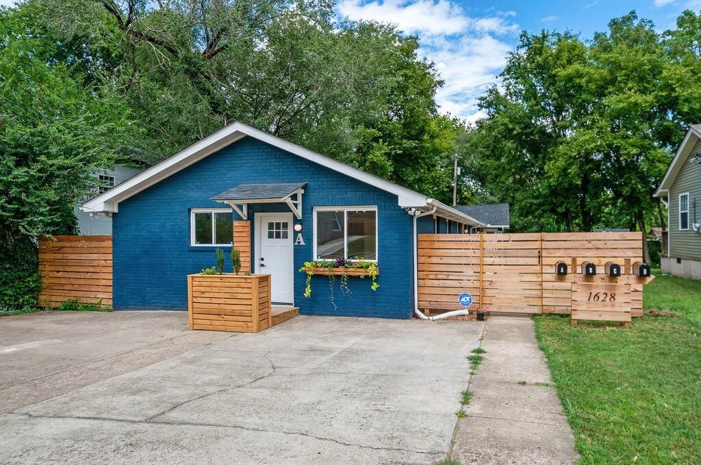 1628 17th Ave N, Nashville, TN 37208 Townhome Rentals in Nashville TN