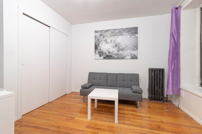 Foto del edificio - 335 E 94th St