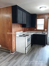 Building Photo - 701 Langley Dr