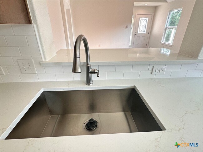 Foto del edificio - 2017 Ridge View Dr