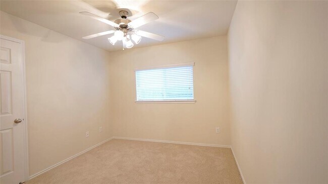 Foto del edificio - 22434 Guston Hall Ln