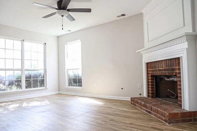 Foto del edificio - 105 Fairview Lake Way