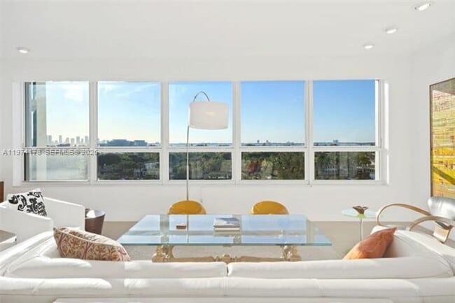 Foto del edificio - 4925 Collins Ave