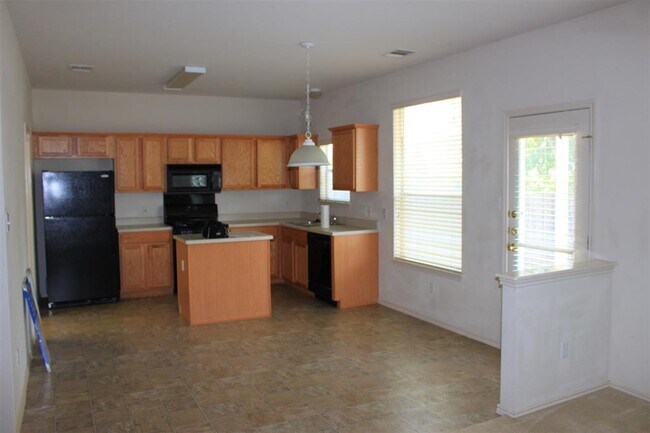 Foto del edificio - 11700 Raymond C Ewry Ln