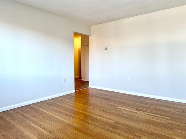 Building Photo - 206 High St