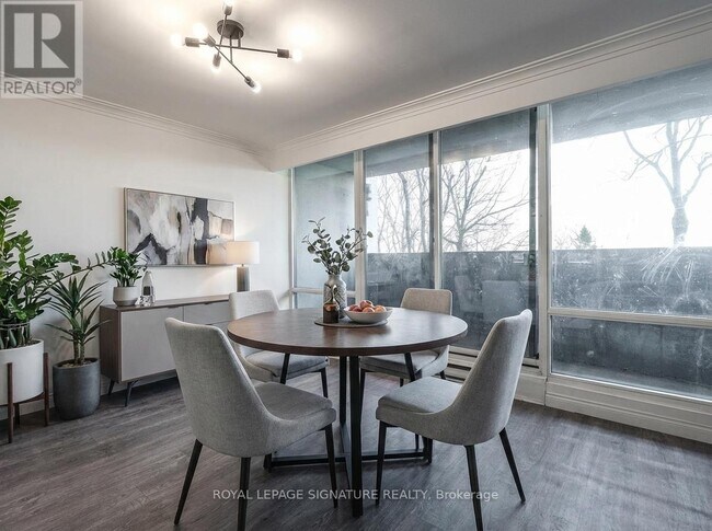 Photo du bâtiment - 3555 Bathurst St