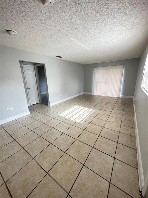 Building Photo - 1348 Fairway Dr