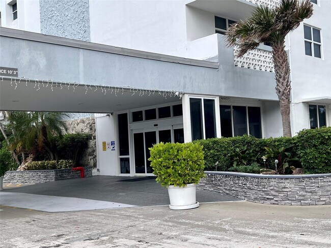 Foto del edificio - 4250 Galt Ocean Dr