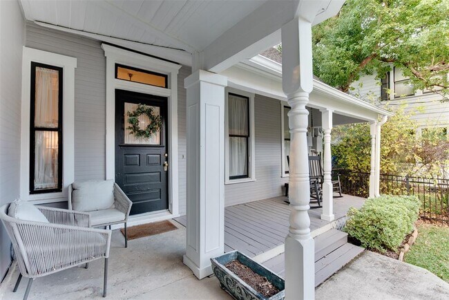 Foto del edificio - 303 E 15th St