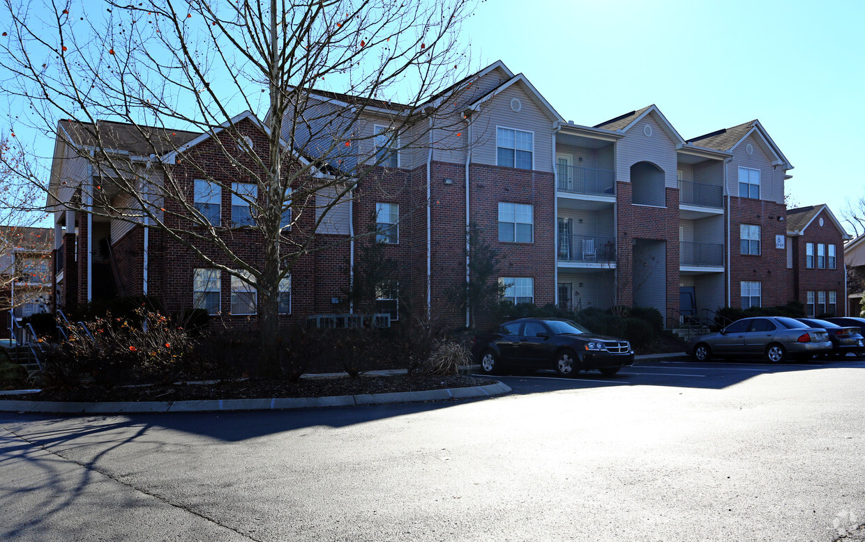 Building Photo - Villas at Metro Center