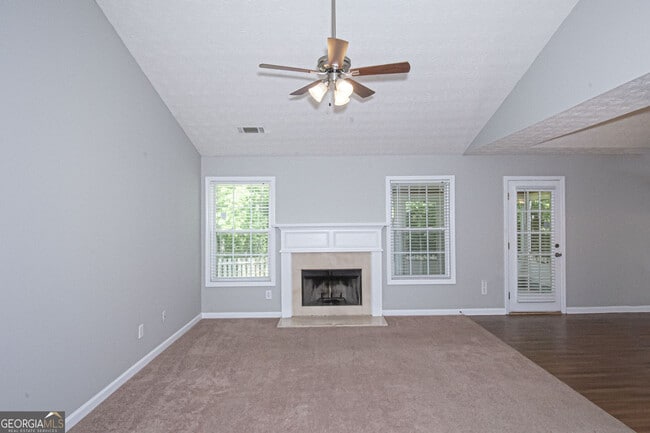 Foto del edificio - 65 Weldon Pl