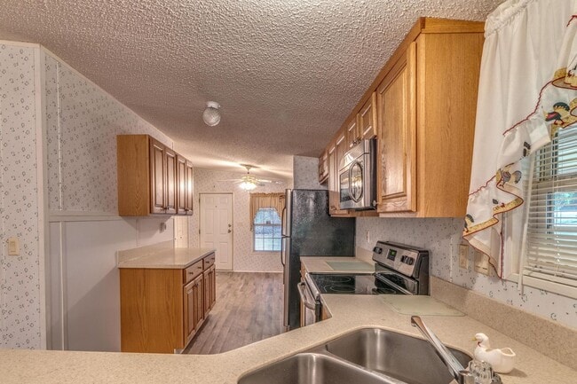 Building Photo - 1559 US-90