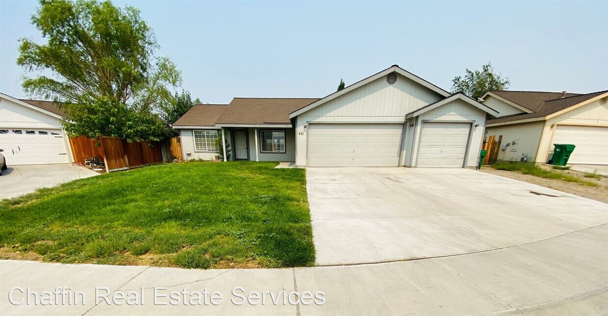 Foto principal - 3 br, 2 bath House - 641 BROOK LANE
