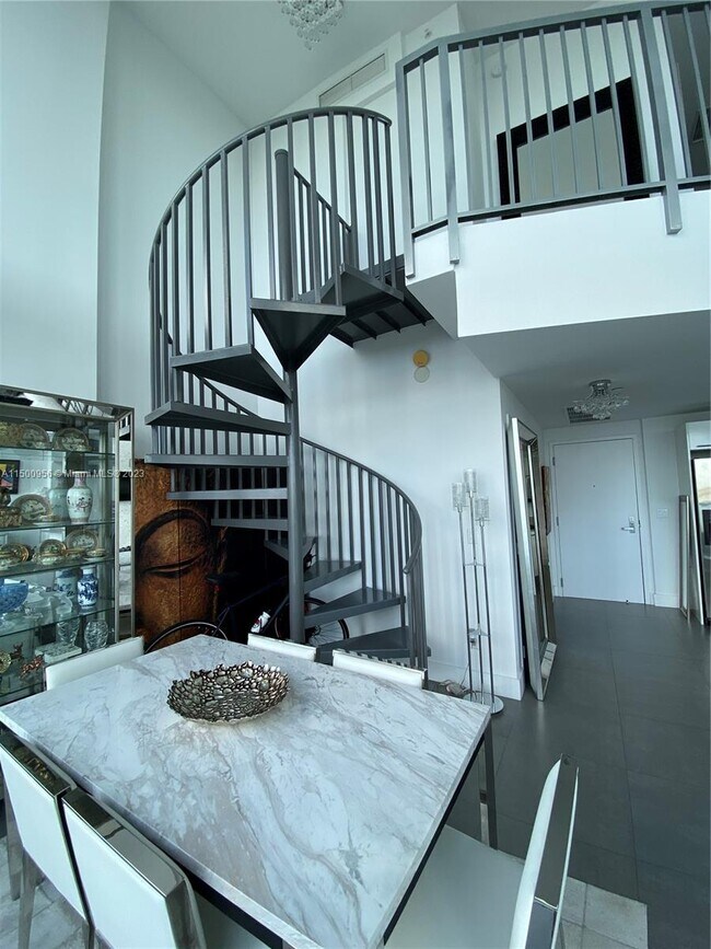 Foto del edificio - 888 Biscayne Blvd