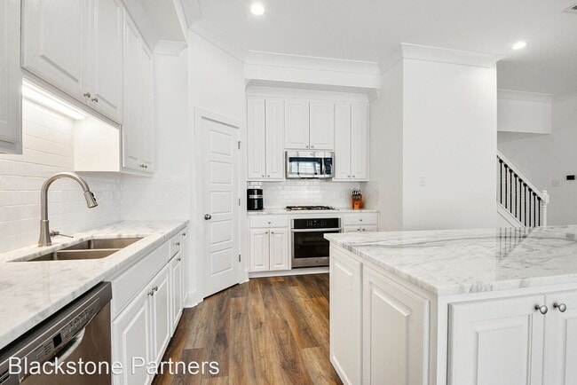 Foto del edificio - 9105 Southlawn Dr