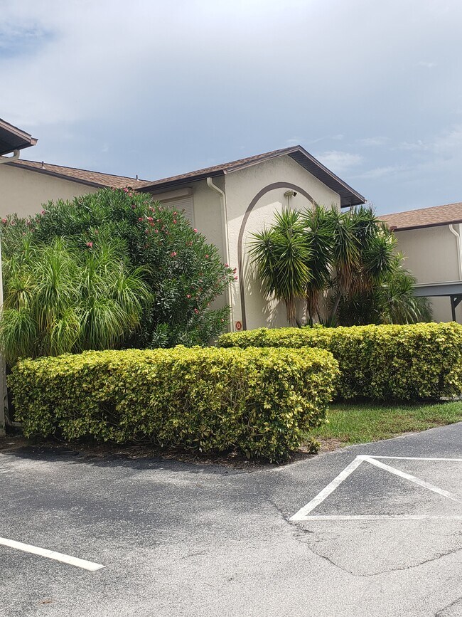 Foto del edificio - 5807 N Atlantic Ave
