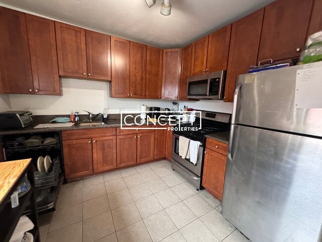 Building Photo - 878 Huntington Ave