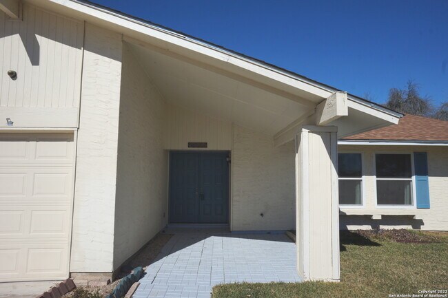 Foto del edificio - 6611 Woodford-