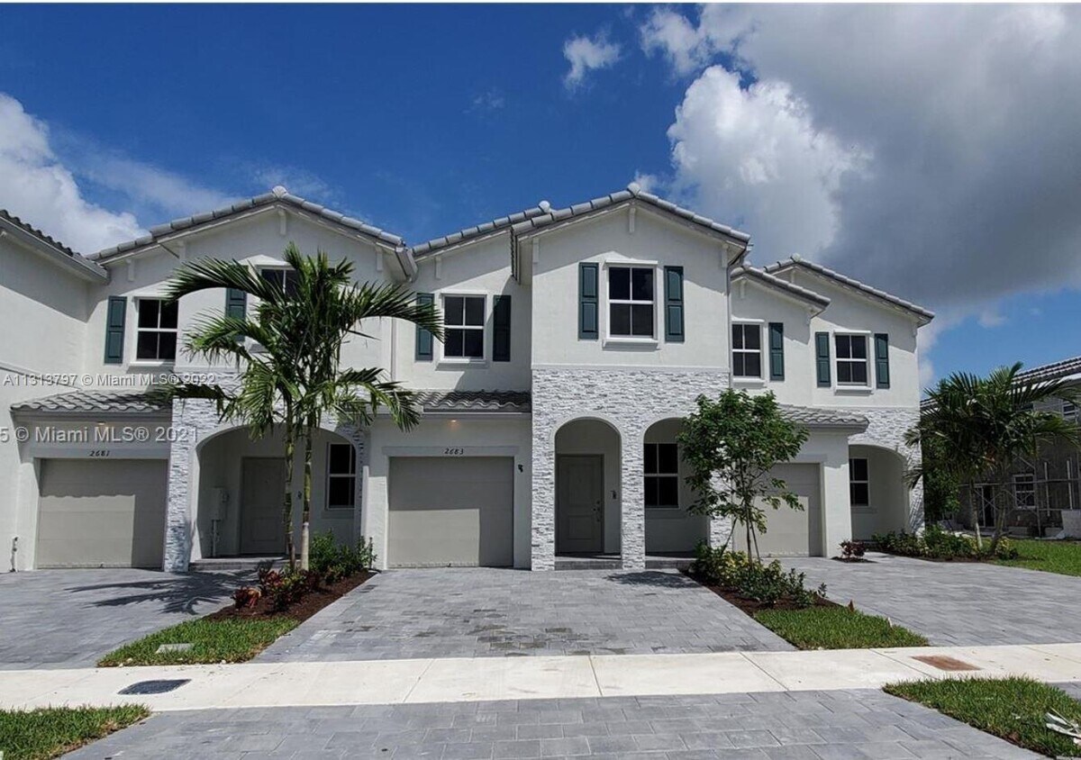 2683 SE 12th St, Homestead, FL 33035 Townhouse for Rent in Homestead