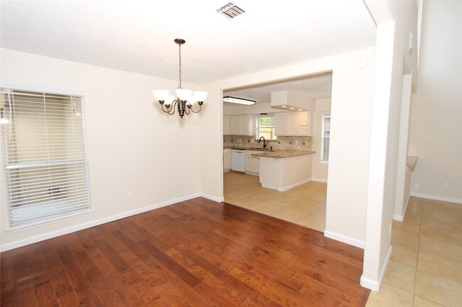 Building Photo - 2731 Colony Dr