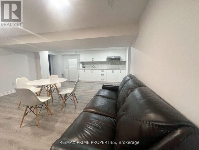 Building Photo - 67 Dennett Dr