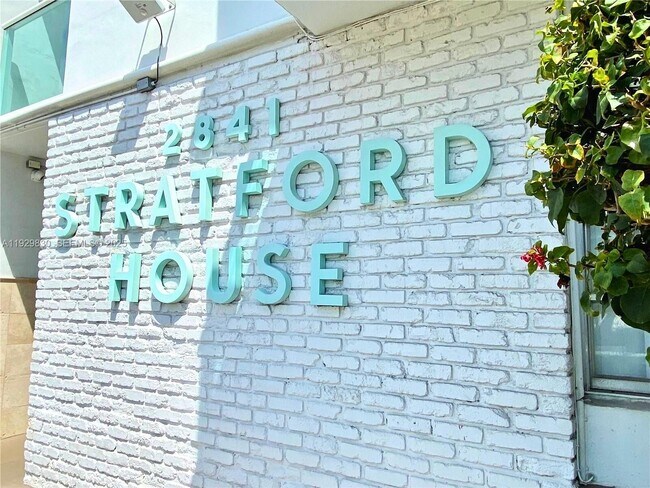 Foto del edificio - 2841 NE 163rd St