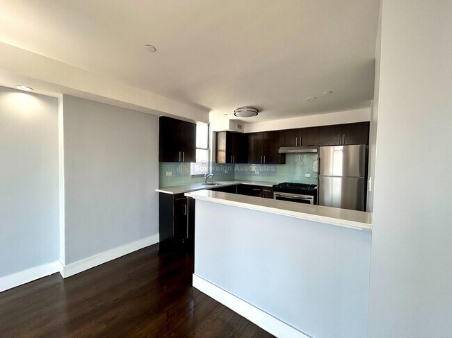 Foto del edificio - 703 West 171st St