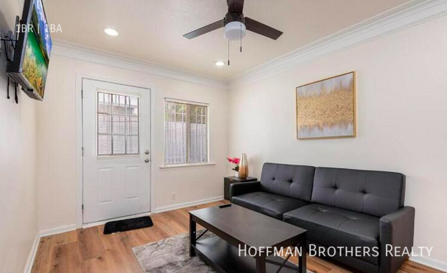 Building Photo - 1161 W 38th St