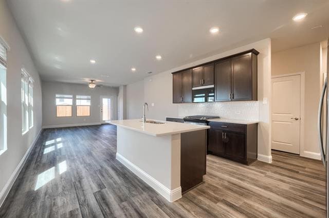 Foto del edificio - 512 Ezra Ln