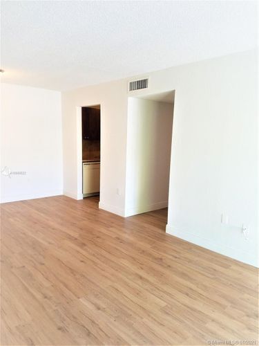 Building Photo - 7423 SW 152nd Ave