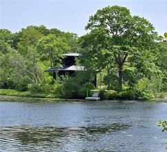 Building Photo - 17 Jamaica Way