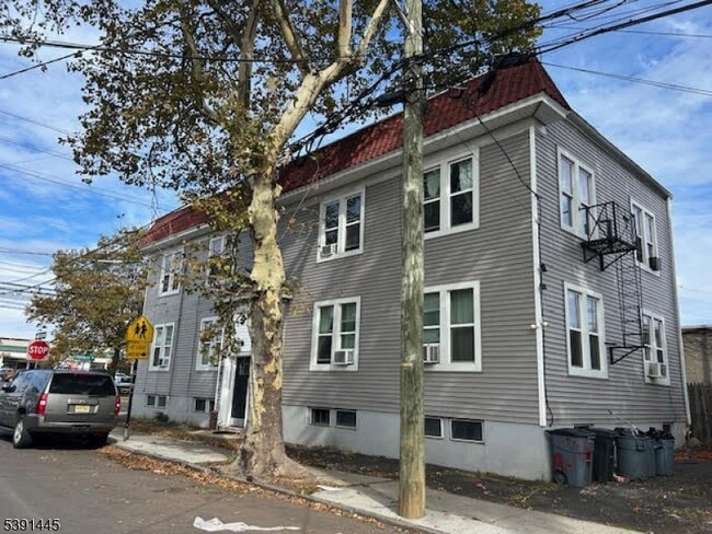 Foto del edificio - 730-732lidgerwood Ave