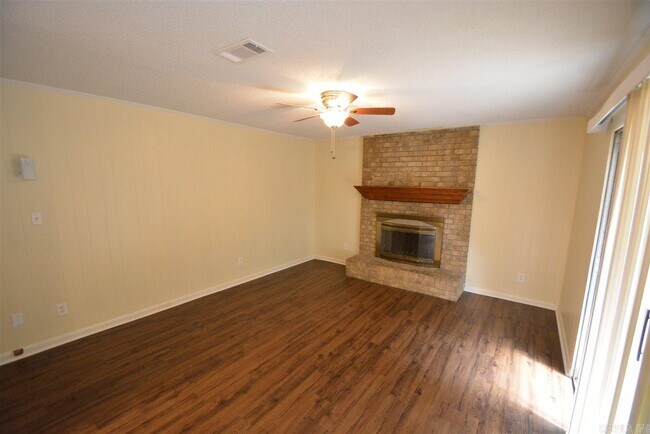 Building Photo - 6 Wynne Cir