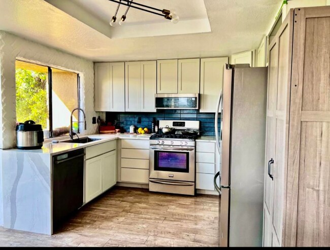 Building Photo - 41515 Navarre Ct