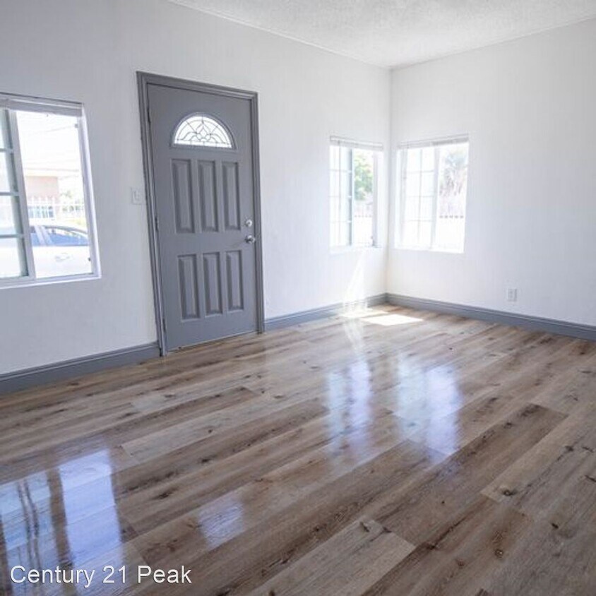 2 br, 1 bath House 1509 S Willowbrook Ave House Rental in Compton