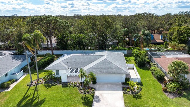 Building Photo - "Charming Sarasota Retreat: Spacious 3-Bed...