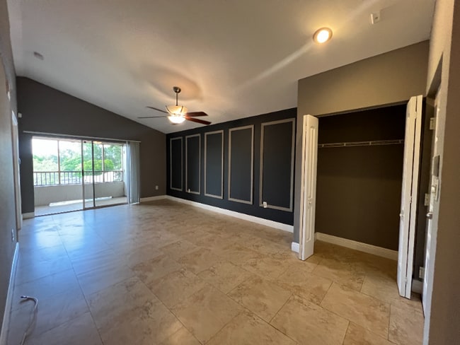 Building Photo - 2820 N Oakland Forest Dr