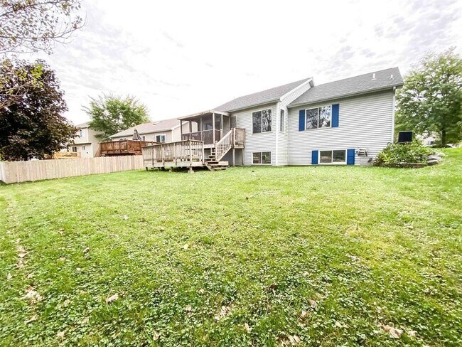 Foto del edificio - 1217 Glacier Hill Dr