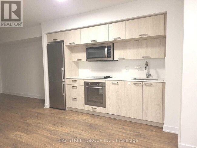 Building Photo - 50 McCaul St