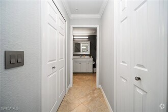 Building Photo - 9572 Trevi Ct
