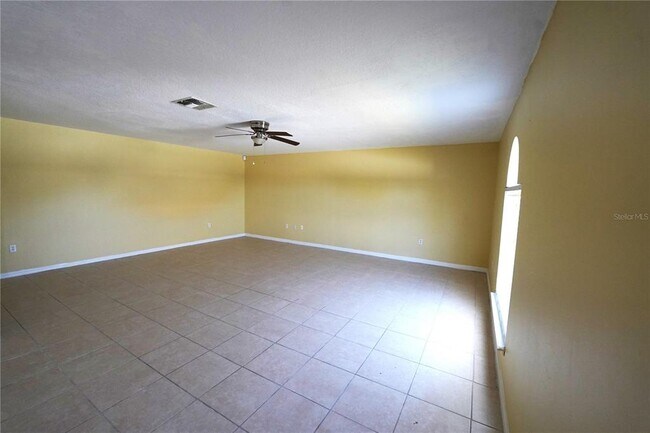 Foto del edificio - 3329 White Blossom Ln