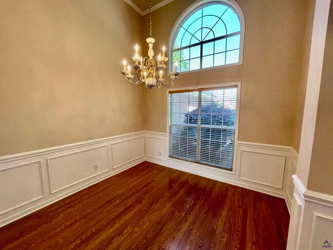 Building Photo - 103 Oros Point