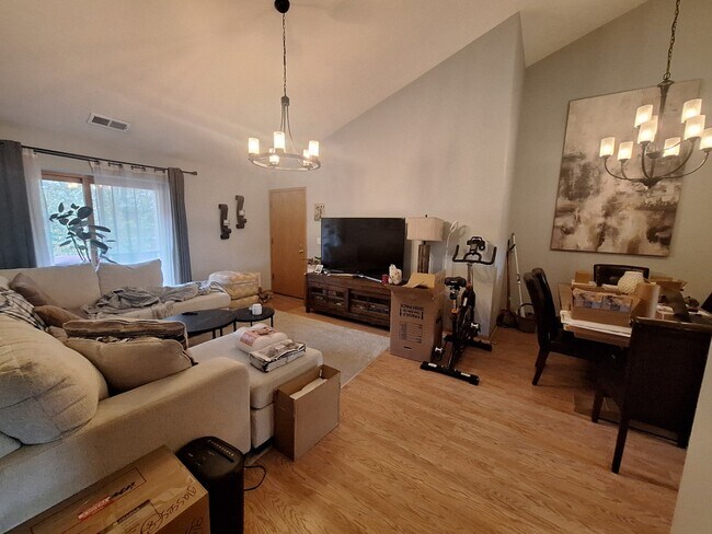 Foto del edificio - 8700 W Evelyn Ln