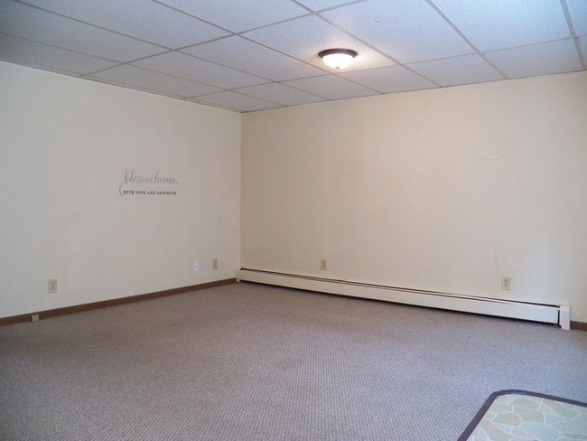 Building Photo - 425 1st St N