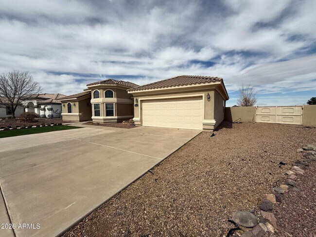 Building Photo - 2932 E Acacia Ct