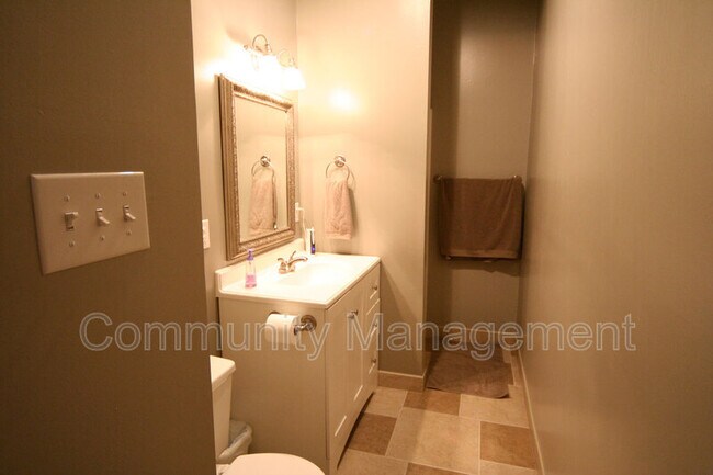 Foto del edificio - 629 Park Blvd