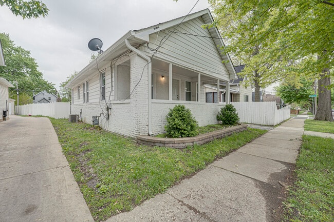 Building Photo - 746 Jackson St